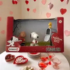Schleich 2015 charlie brown valentines