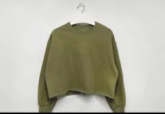 カーキ クロップド スウェットシャツ (起毛)