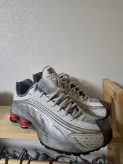 NIKE(ナイキ) ショックス R4 メタリック シルバー 270 サイズ
