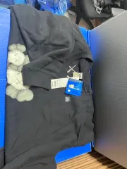 ユニクロ カウズ スウェット 2XL