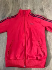 アディダス 赤黒 ジャージ