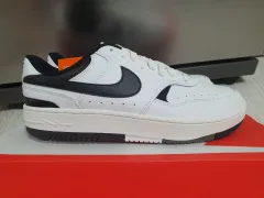 NIKE(ナイキ) フォーススニーカー 270 ナイキコリア新製品 正規品 手に負えない