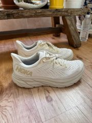 270 ホカオネオネ クリフトン8 エッグノック アイボリー ランニングシューズ