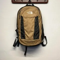 THE NORTH FACE(ザ・ノース・フェイス) メインフレーム ベージュ リュック リュックサック