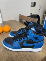 新品 正規品 NIKE(ナイキ) エアジョーダン 1 レトロハイ 出品 245