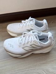 ニューバランス フレッシュフォームモア ランニングシューズ