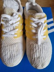 アディダス ウルトラブースト クリーム/イェロー スニーカー