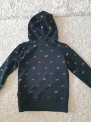 ナイキ キッズ フードTシャツ 4-5歳