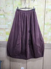 カーヴィー 刺しゅうスカート