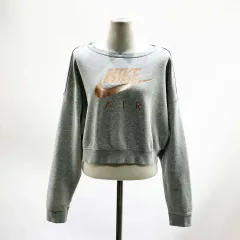 Nike(ナイキ） 女性用クロップスウェットシャツ 裏起毛 85 ジンの感覚