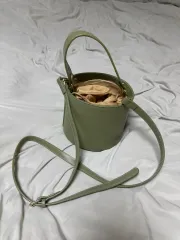 オリーブグリーン グリーン 円筒型バッグ