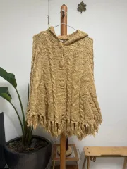 ベージュ ニット ケープ