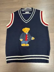 ネイビー クマ刺繍 ニットベスト