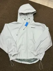 ウィンドブレーカー 新品