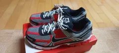 （ 285 ) 新品 NIKE(ナイキ) ランニングシューズ ズーム ボメロ 5