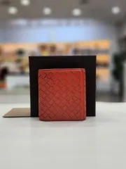 BOTTEGA VENETA ボッテガ・ヴェネタ イントレチャート 二つ折り財布 レッド 164187