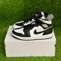 （ 230 ） W ジョーダン 1 ミッド SE 黒 白