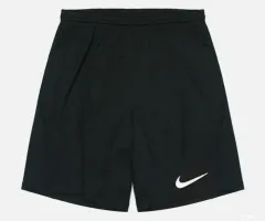 ナイキ ドライフィット スウッシュ ハーフパンツ