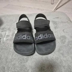 adidas(アディダス) スポーツ サンダル 235