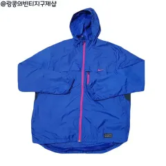 Nike(ナイキ） ヴィンテージ スウッシュ ウインドブレーカー ジャケット