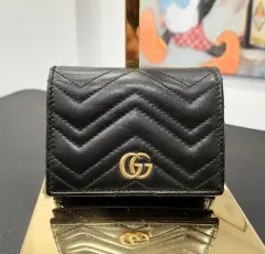 グッチ GGマーモント マトラッセ 黒金具 466492 二つ折り財布 出品