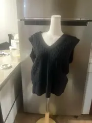 ケーブル編み ブラックニットベスト