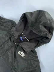 Nike(ナイキ） ウインドランナー フード付き ジップアップパーカー