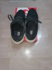 SKECHERS(スケッチャーズ) スニーカーを販売しています