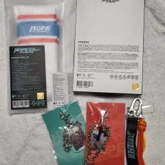 ジェイホープ（J-HOPE・ホソク・ホビ） 홉온스（hopeonthestreet） 靴下 キーホルダー ポーチ まとめ