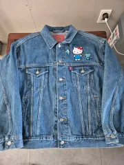 Levis x Kitty LEVI'S(リーバイス) ハローキティ コラボ デニムジャケット