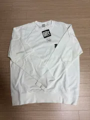 ユニクロ スウェット １点 ７０００円で出品