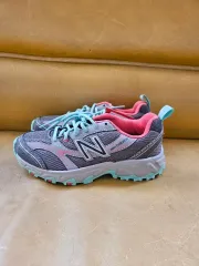 ニューバランス スニーカー 220