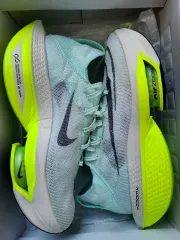 (260) ナイキ アルファフライ２ 新品