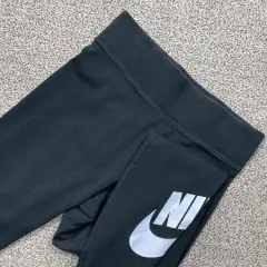 ナイキ スウッシュ ブラック トレーナー レギンス S 250114