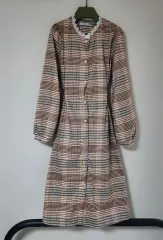 茶色 チェック パール ポイント ボタン 刺繡 ネックライン ワンピース