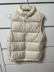 ユニクロ ウルトラライトダウン ベスト