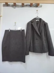 新品 女性用スーツセット ( M L )