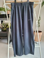 L 海外 韓国国内 35 36 Nike(ナイキ） ドライフィット NIKE トレーナー パンツ