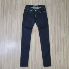 23 ) ユニクロスキニージーンズ