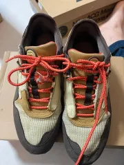 ナイキ トラヴィススコット エアマックス 285