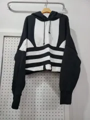 adidas(アディダス) ウーマンズ ビック ロゴ クロップド フード付きTシャツ