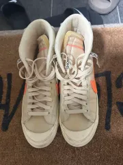 ナイキ オフホワイト ブレーザー ミッド V2 ハロウィーン