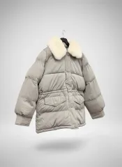 レディース Sサイズ / エイトセカンズ ファー付き アウター 薄カーキ