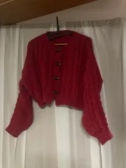 ケーブル編み レッドニットカーディガン