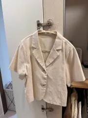 ベージュ クロップドジャケット