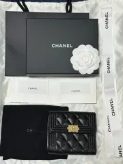 新品 Chanel(シャネル) ボーイ キャビア ヴィンテージ 金具 フラップ 二つ折り財布