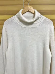 セレブリティショップ レディース オーバーフィットタートルネックニット T シャツ 100