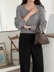 ケーブル編み ラウンドネック ニット グレー