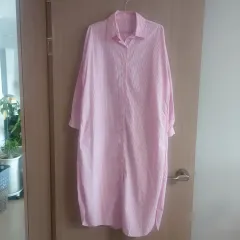 ペールピンク 垂直線 ロングシャツドレス