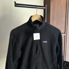 13437 - patagonia ブラック フリース ジャケット